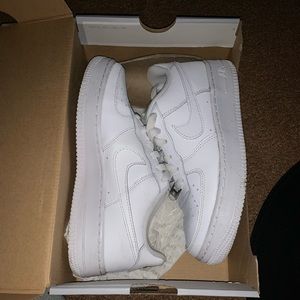 White Nike Air Force 1